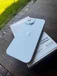 iPhone 15, 256GB, Blue, bateria 97%.