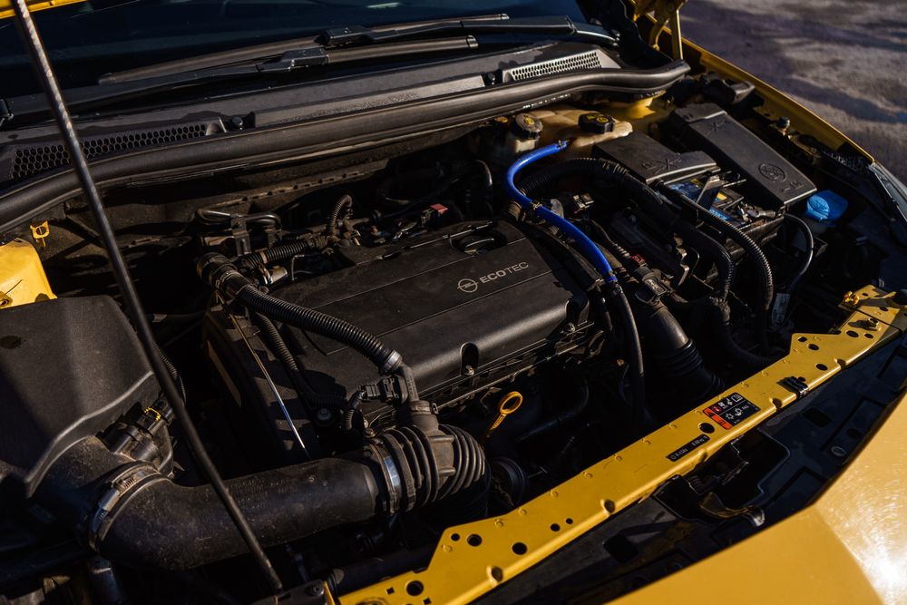 Opel Astra J GTC 1.6 Turbo