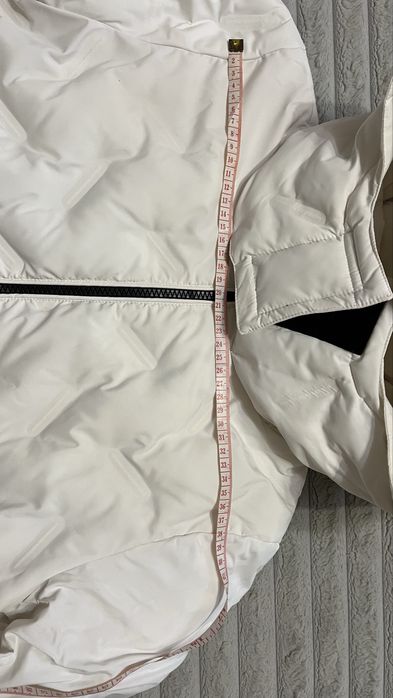 Пуховик  білий 36 розмір