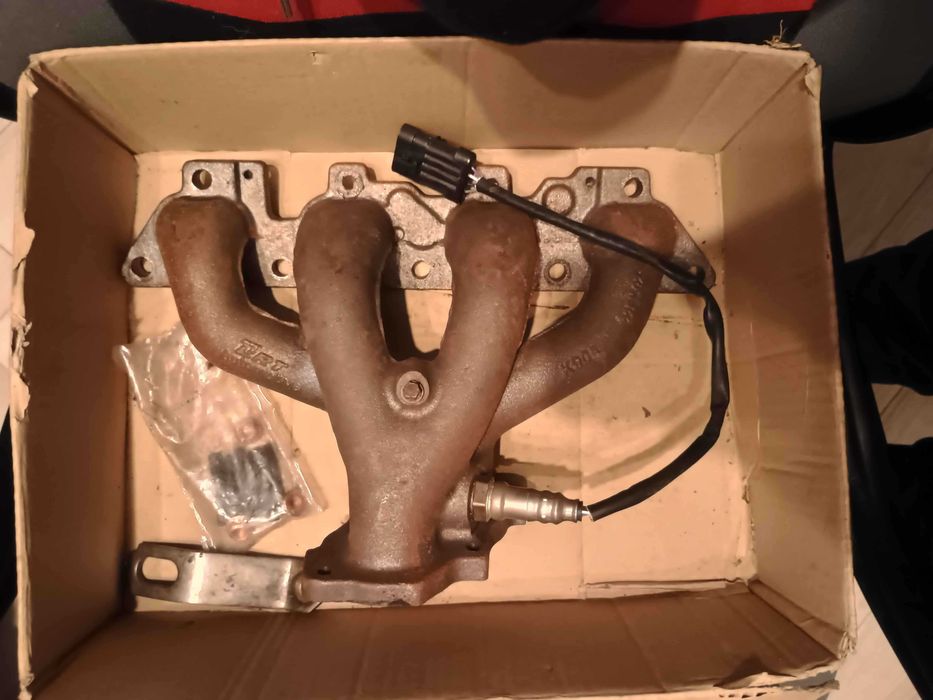 Kolektor wydechowy z Sondą Lambda Opel Zafira 1.6 16V benzyna.