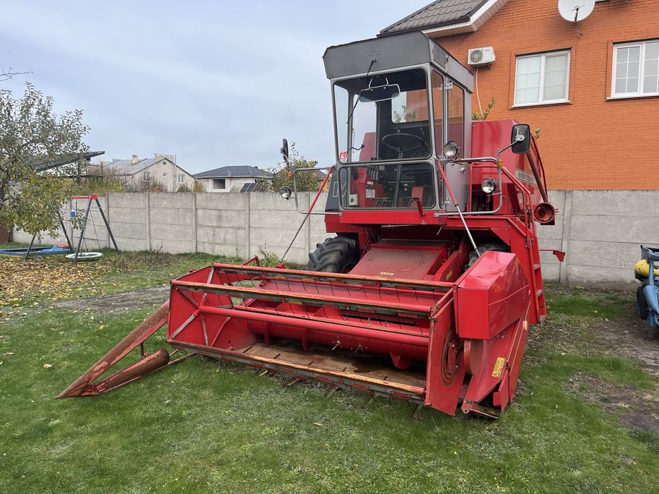 Комбайн Massey Ferguson 330 Массей Фергюсон 330 MF 330