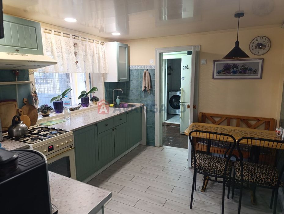 Продам частину будинку в центрі Бородинського (поряд із Сільпо)