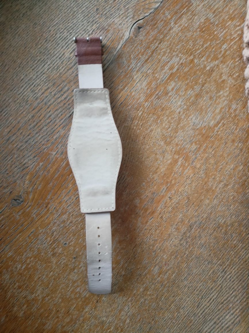 Zegarek bronzowy Reserved