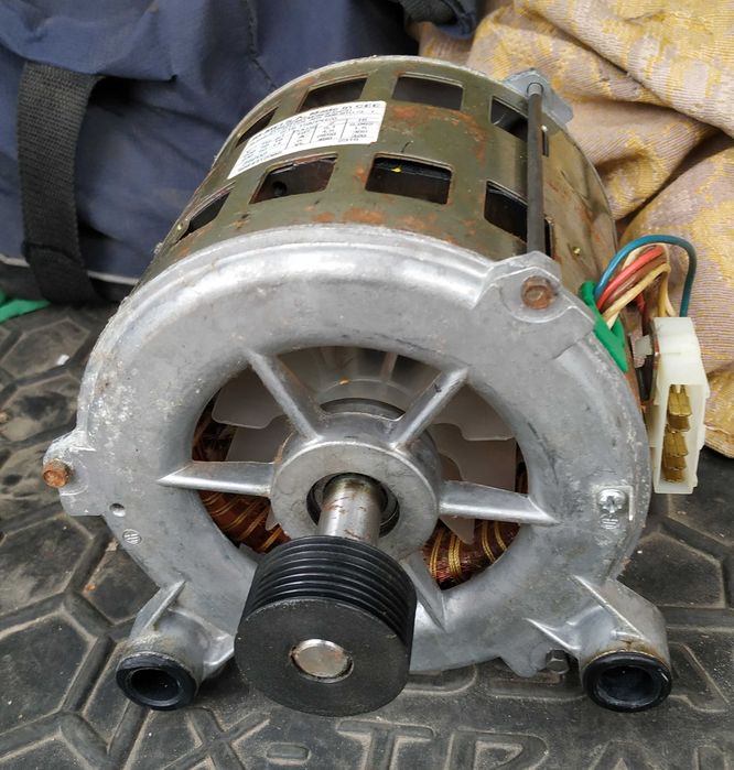 Электромотор для стиральной машины Indesit