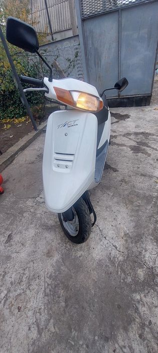 Скутер Honda Tact af 24.
