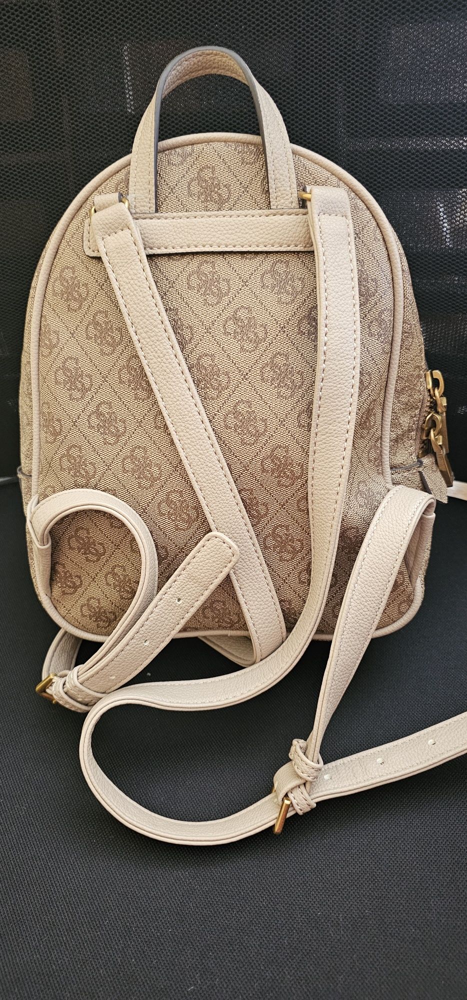 Mochila Guess nova