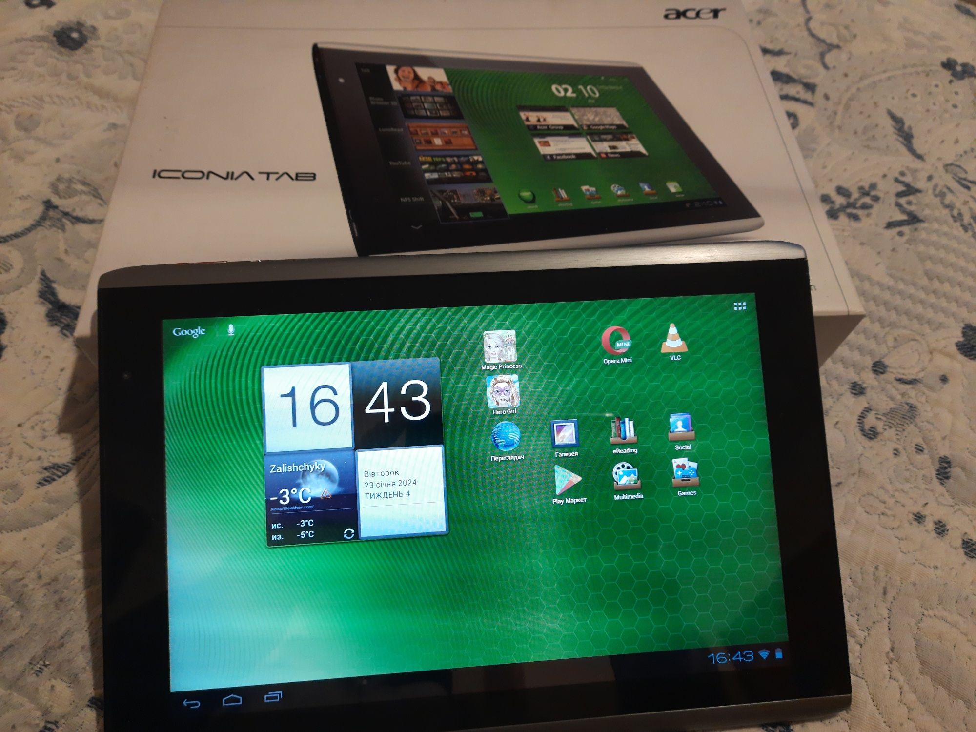 Планшет Acer A 500.