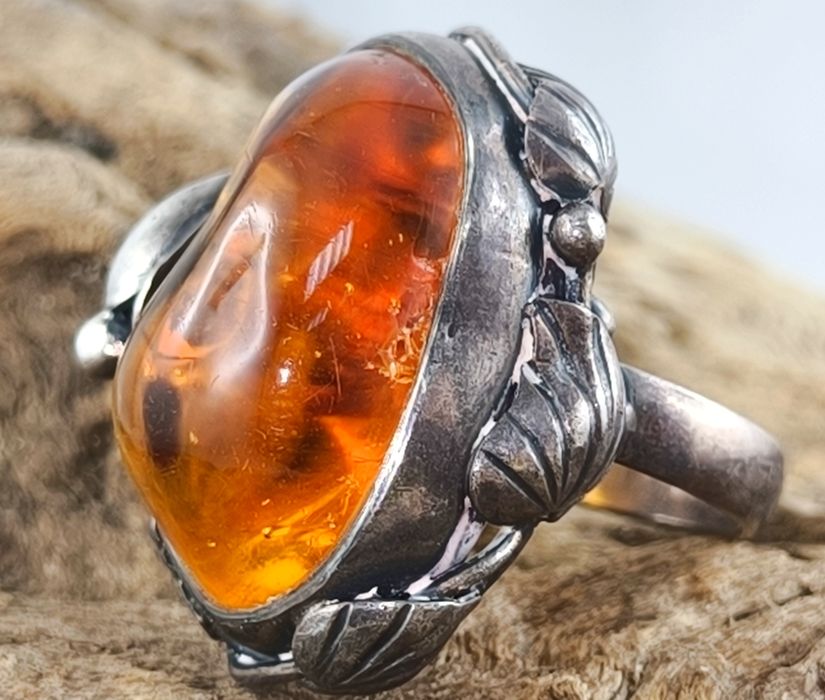 Srebrny Pierścionek z Bursztynem Autorski Sygnowany Pr.800 / 1963-86r