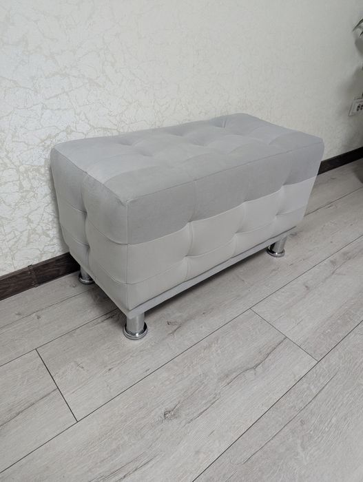 В наявності пуф, банкетка,лавка в прихожу,для взуття