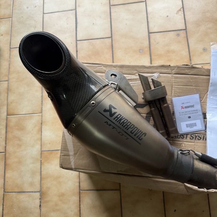 Escape Akrapovic Titanium Carbono c/ Gravação a Laser MT07 Euro4