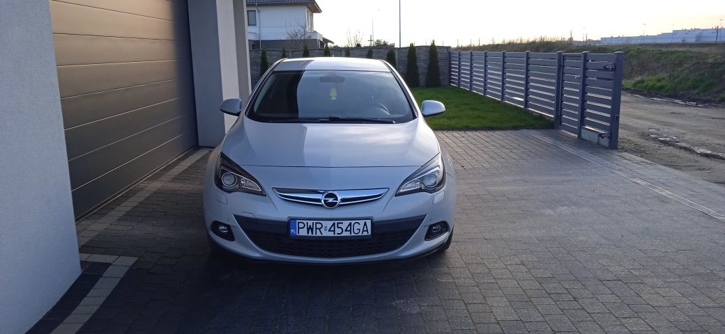 Astra J GTC 2.0 165kM