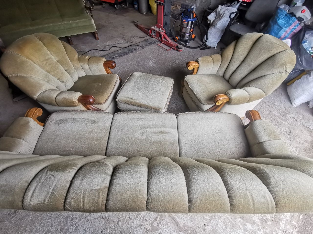 Sofa , fotele , pufa
