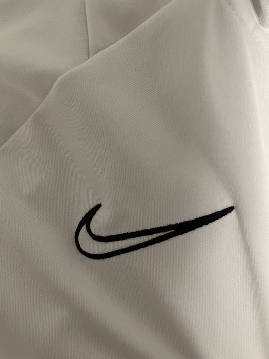 Олімпійка nike dri fit біла