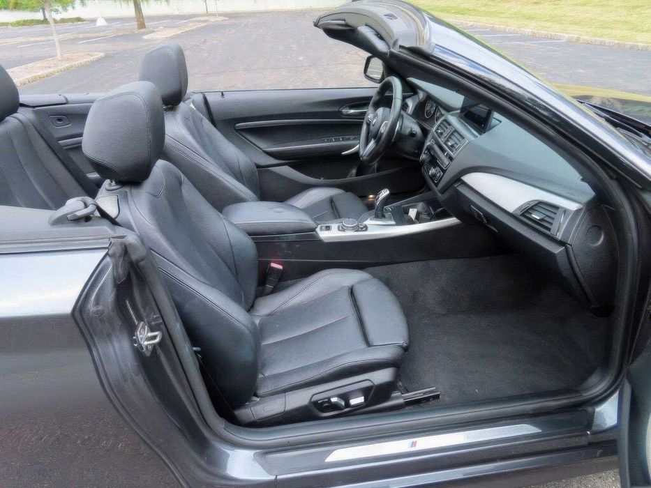 BMW 2 Series M235i Convertible      2016