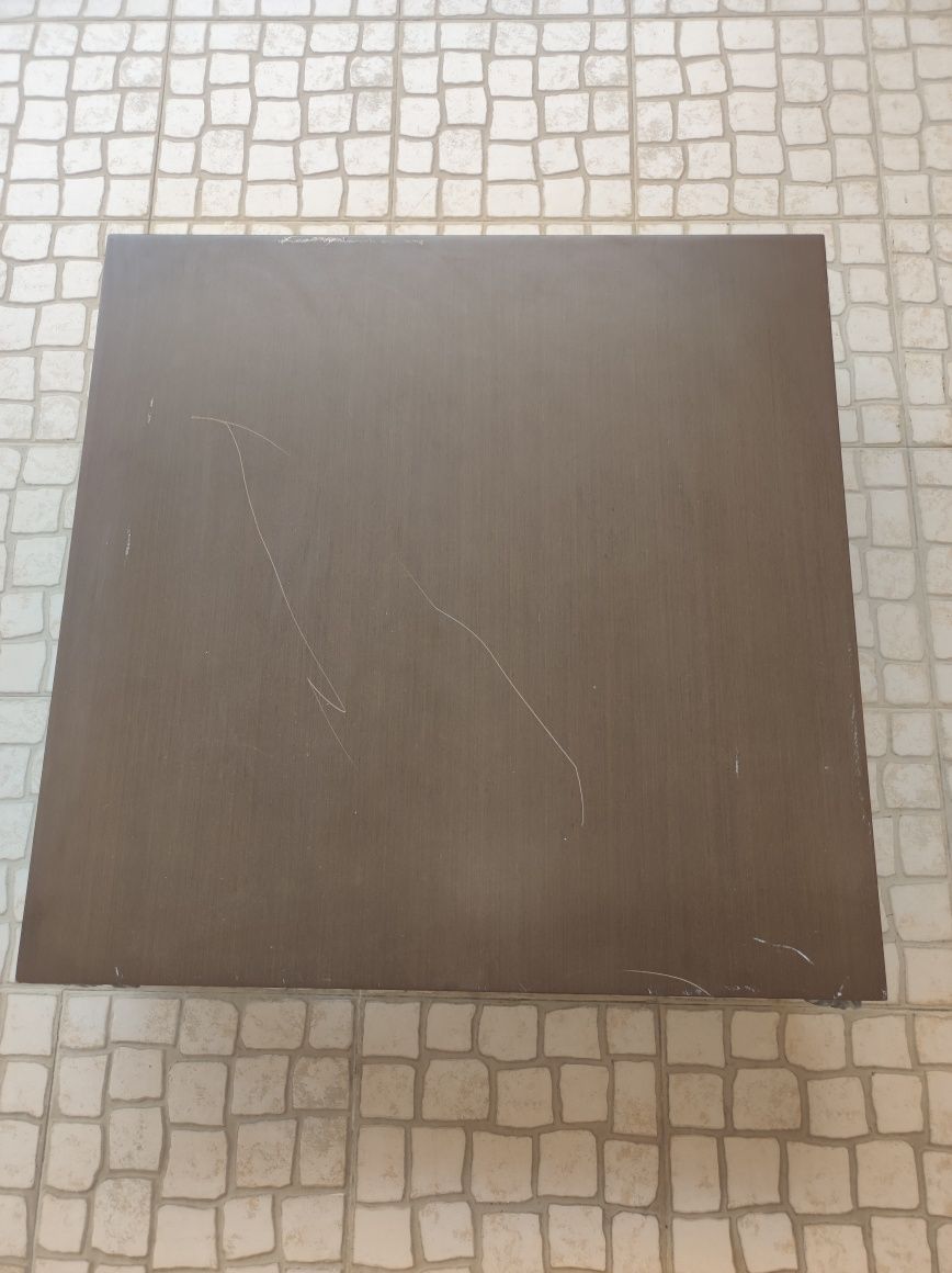 Mesa baixa de sala de estar
