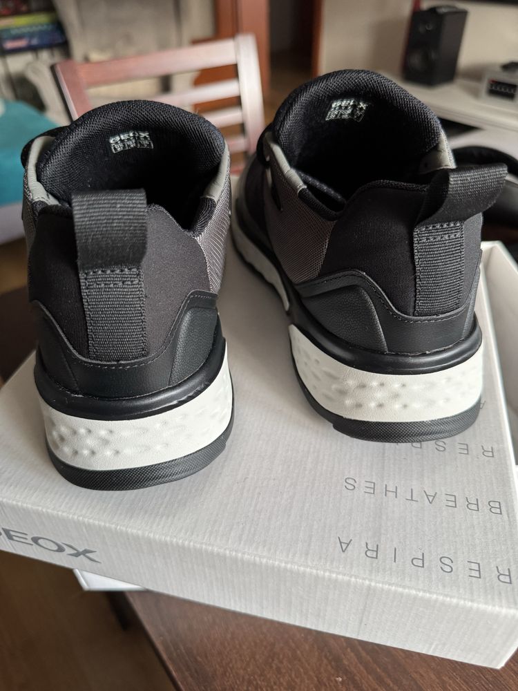 Buty męskie oddychające Geox respira r. 40 / 41