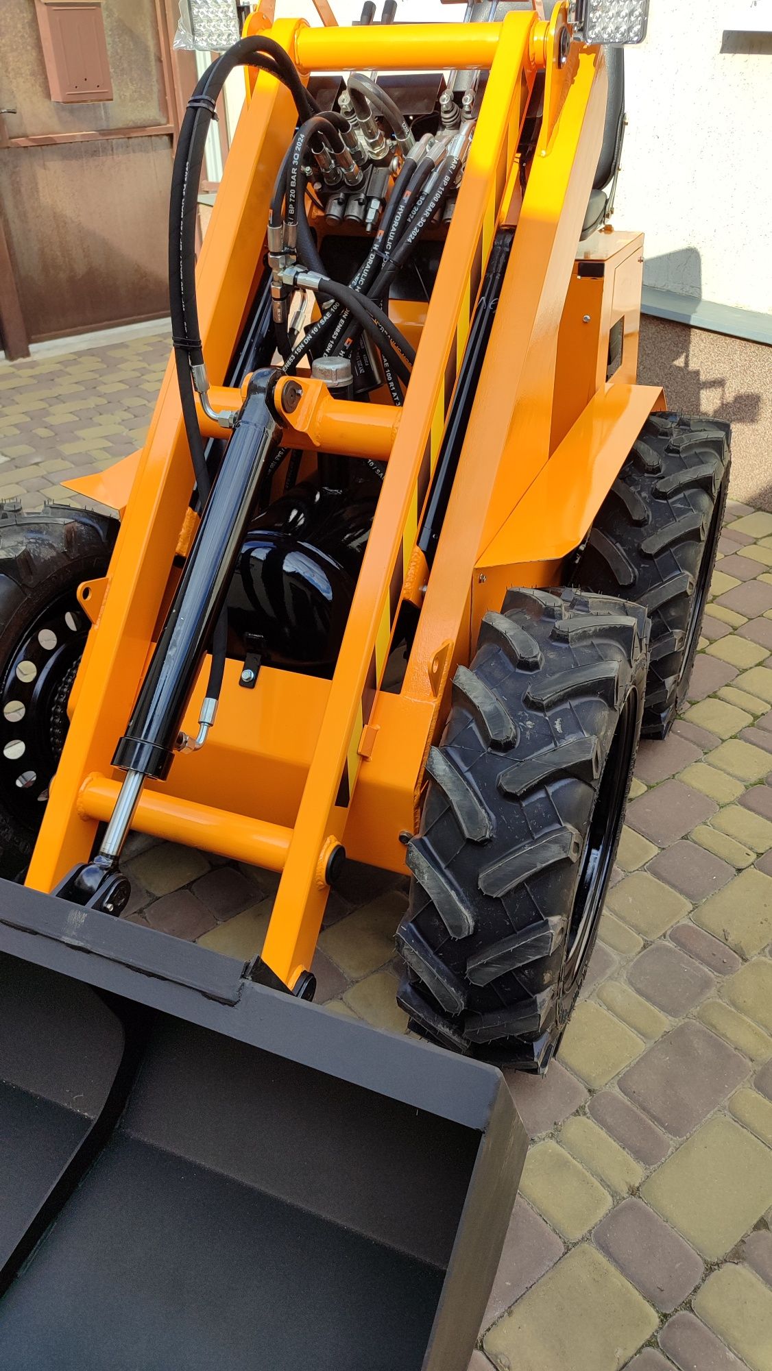 мінінавантажувач Toytraktor