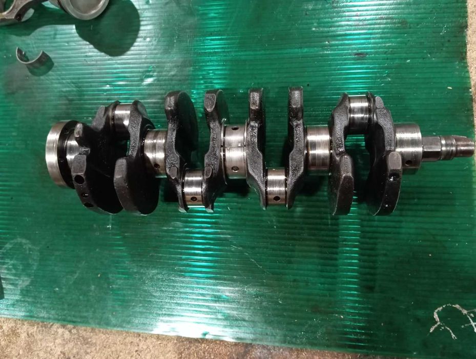 Колінвал c16nz Opel вектра а1.6 кадет аскона 1.6 шатуни поршень