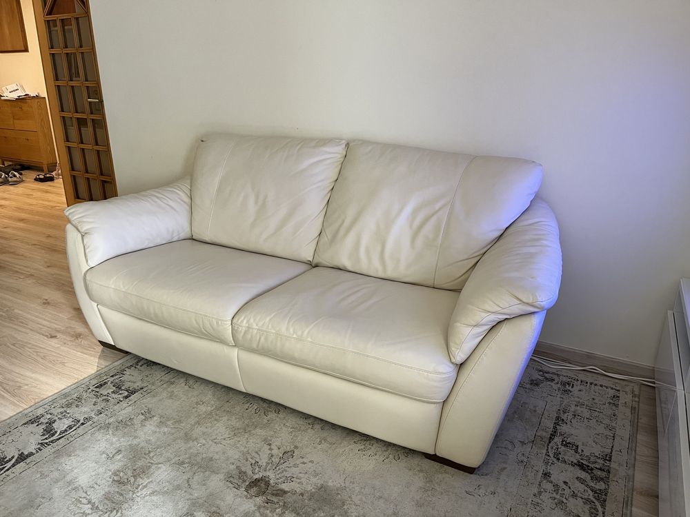 Sofa de 3 lugares em pele