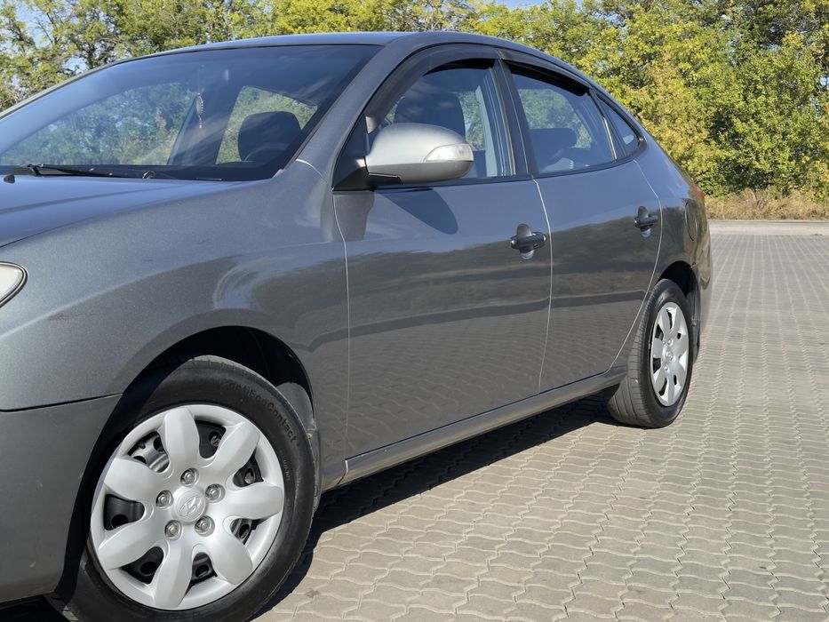 Hyundai Elantra 1.6л