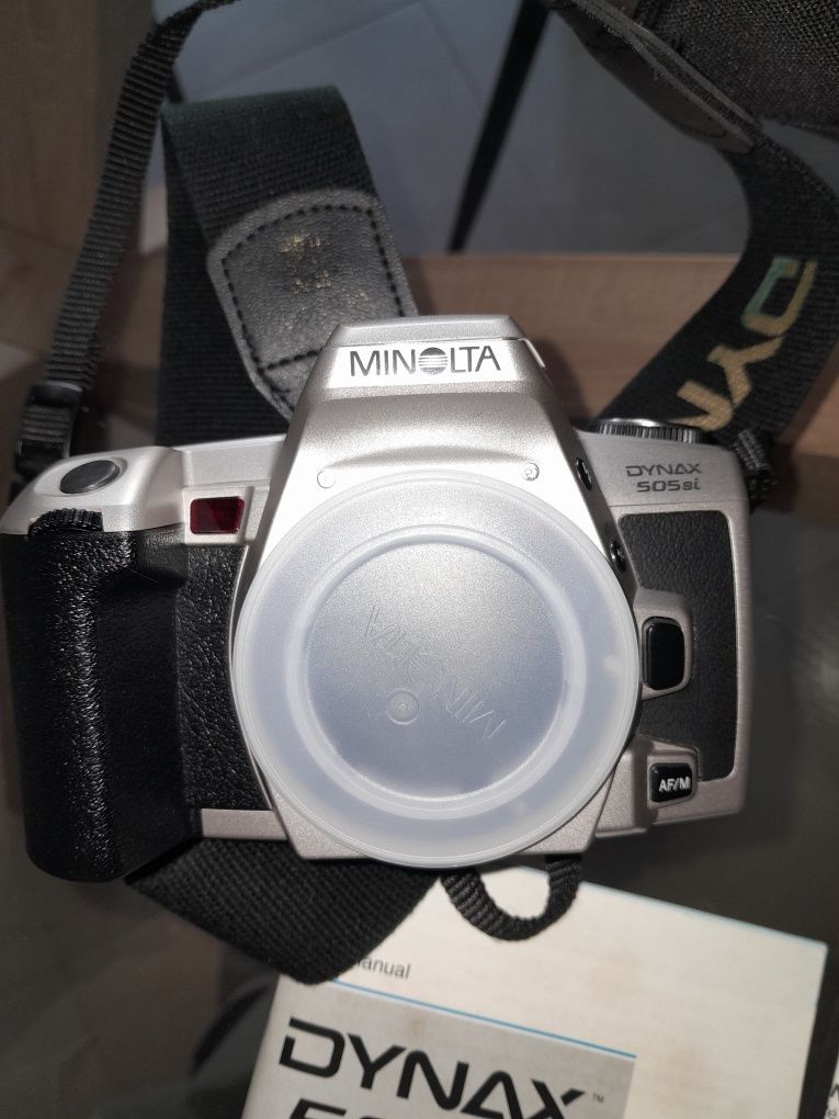 máquina fotográfica Minolta Dynax 505si de rolo com duas objetivas