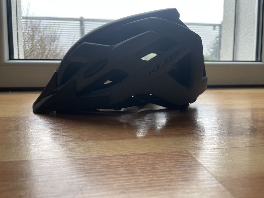 Kask rowerowy KROSS ATTIVO SZARY rozmiar M 271 g