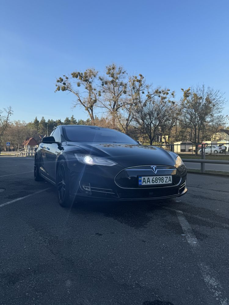 Tesla model S 2015 85kw Повний привід