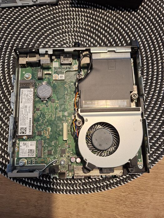 HP EliteDesk 705 G4 , Ryzen 5, SSD, DDR4