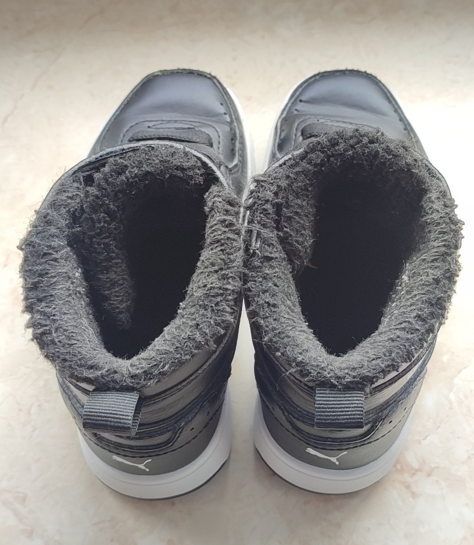 Дитяче взуття кеди PUMA REBOUND JOY FUR KIDS TRAINERS зручне та надійн