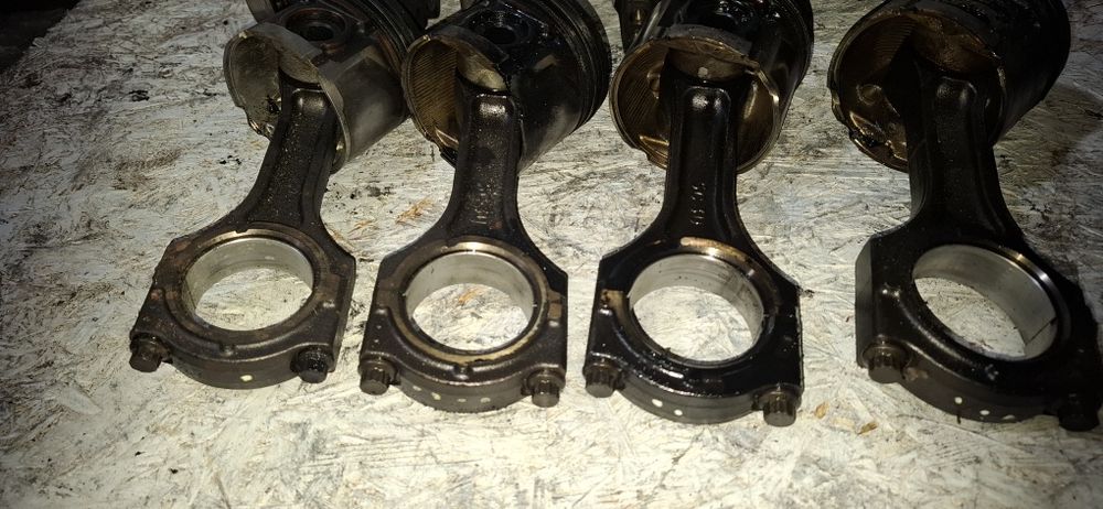 Блок циліндрів поршня шатуни коленвал 2.0 RF7J Mazda 6 5 3