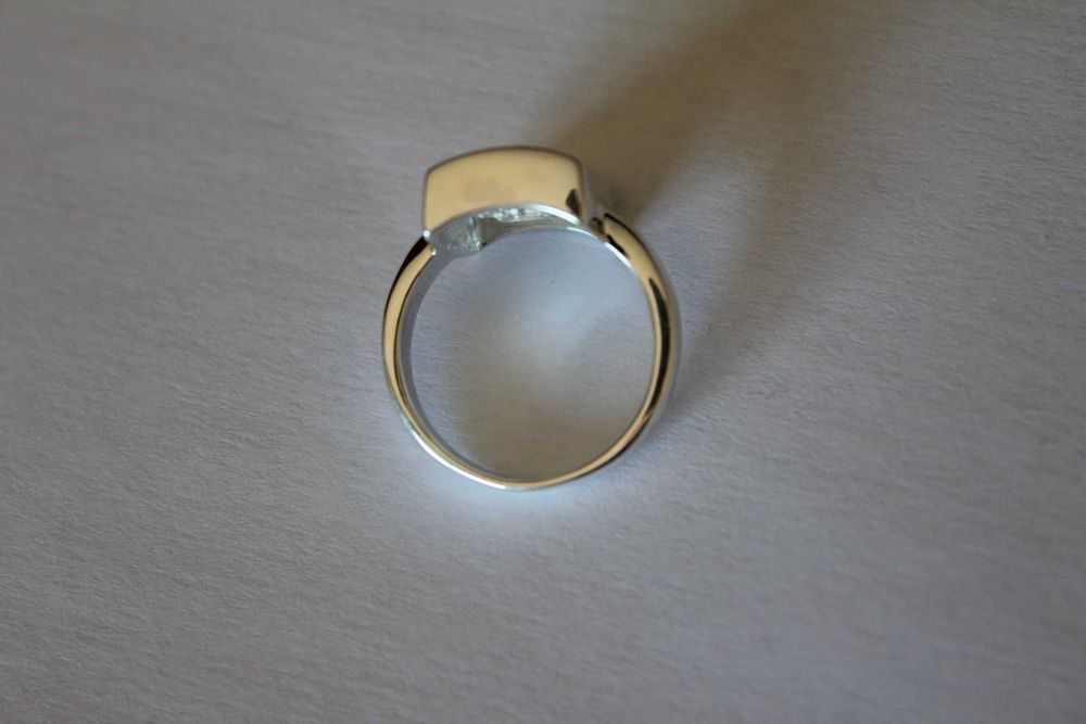 Anel em Prata 925 e Madrepérola