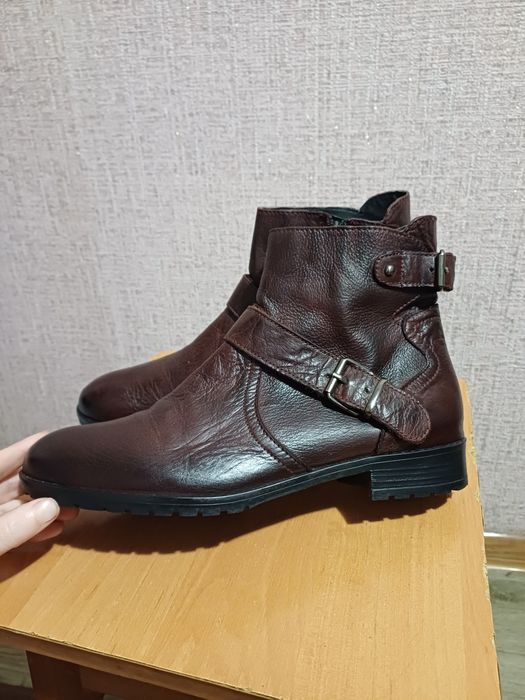 Жіночі шкіряні черевики