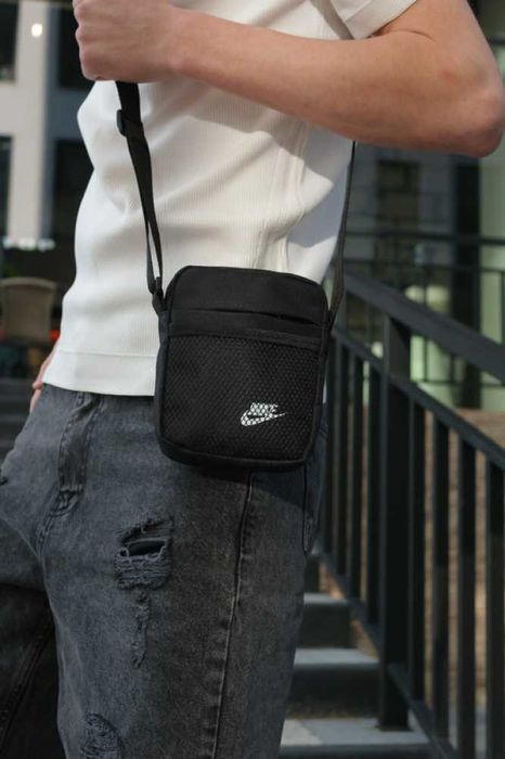 Барсетка черная мини Nike белый логотип