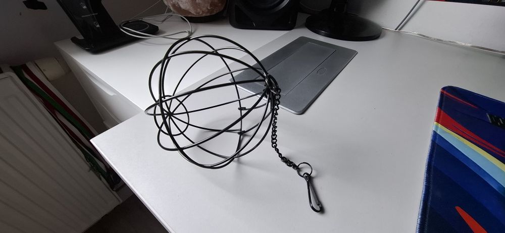 Kula na siano dla świnki morskiej