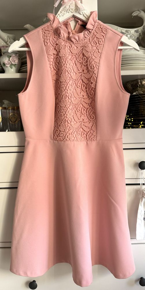 Zara piękna różowa suknia