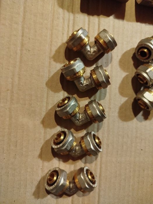 Краны 3/4 и фитинги всё НОВОЕ