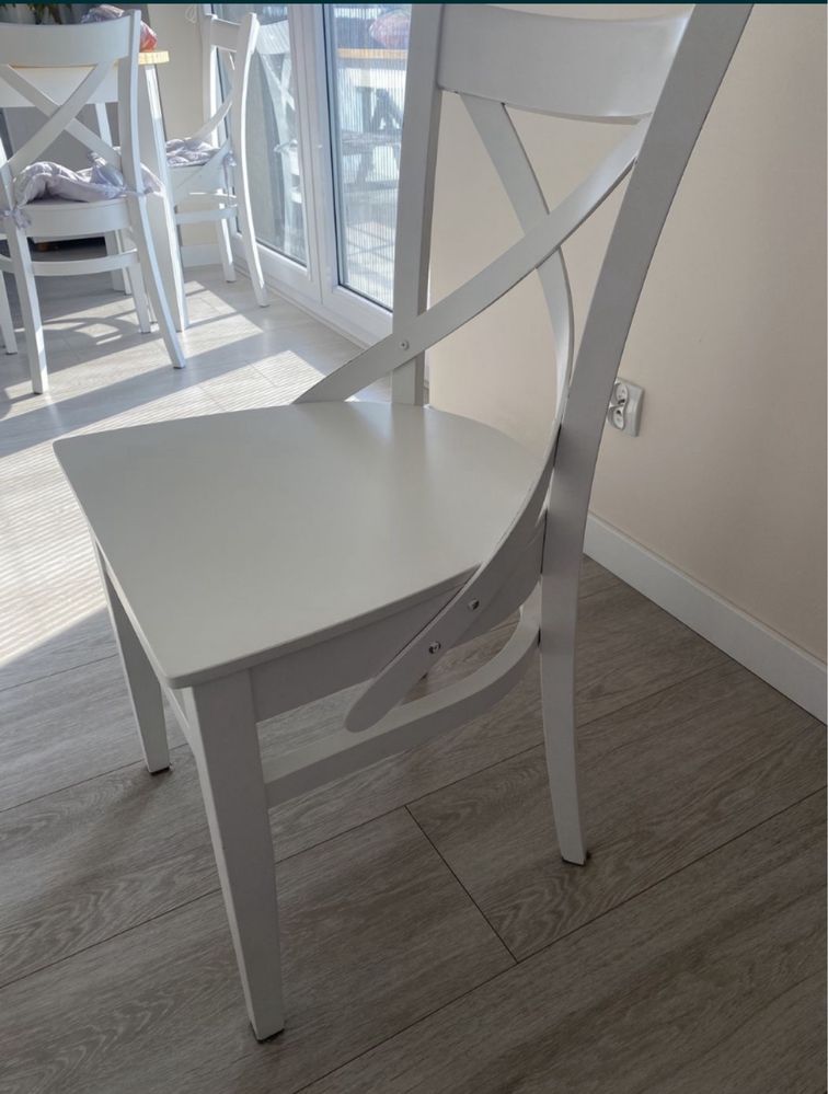 Krzesło drewniane białe styl skandynawski nowoczesny