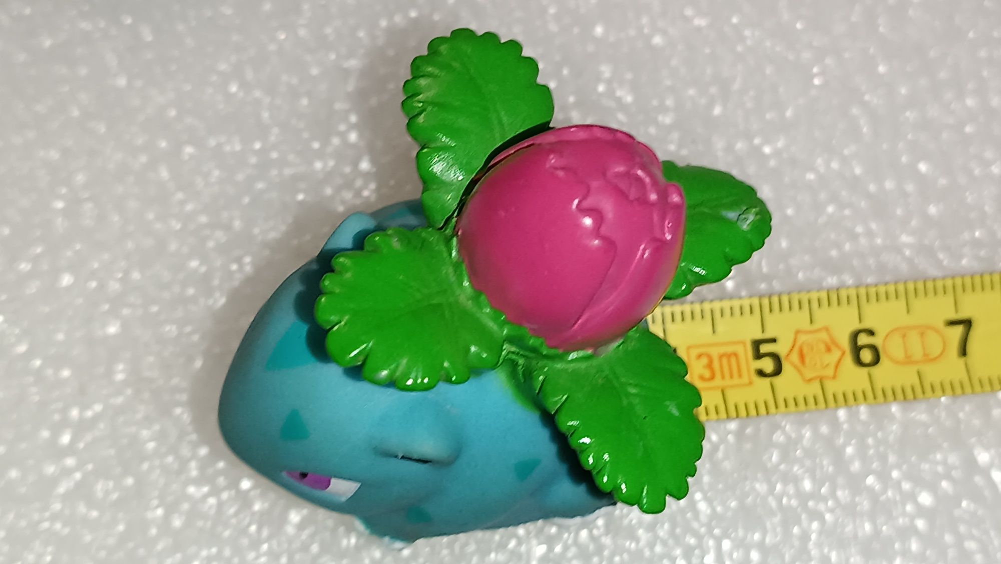 Rara Mini Figura Bulbasaur com carta Pokémon de 1999