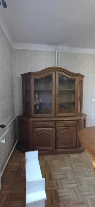 Kredens pokojowy używany