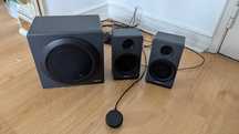 Colunas Logitech Z333 (PC)
