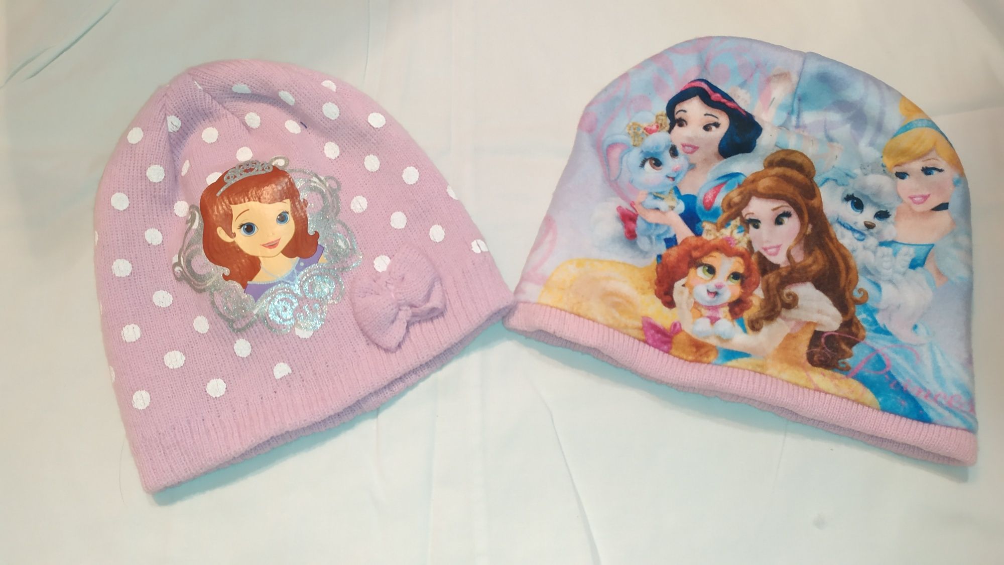 Красивая шапочка для девочки с принцессами шапка