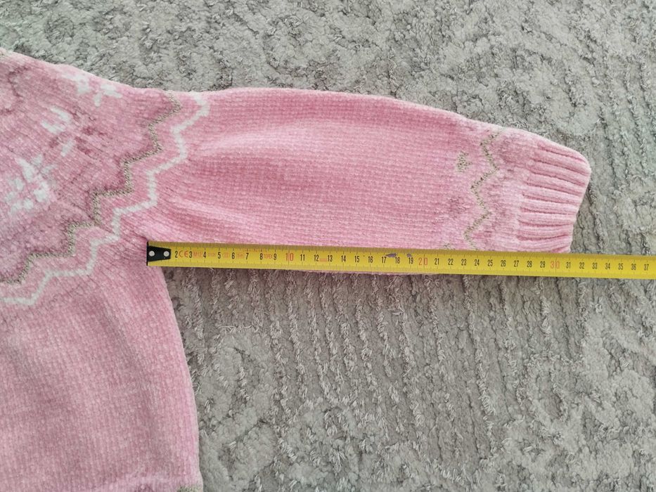 Ciepły sweterek dla dziewczynki r. 122