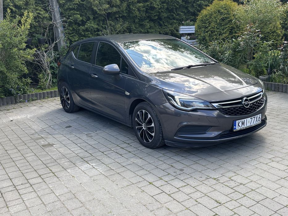 Opel Astra  1.6 hatchback
