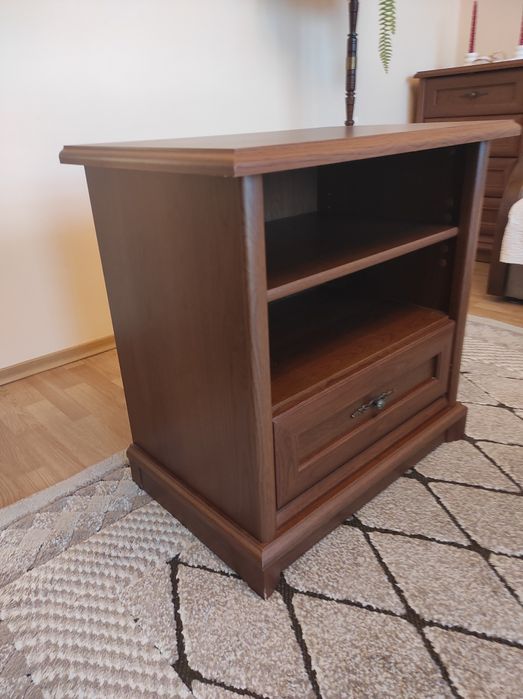 Stolik pod telewizor