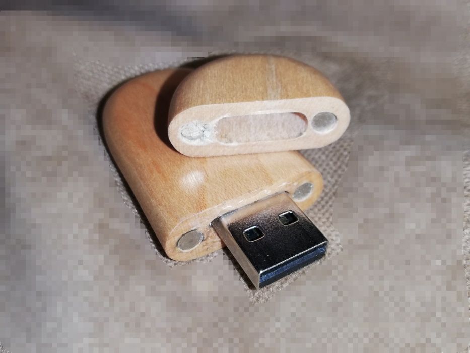 Деревянная USB флешка