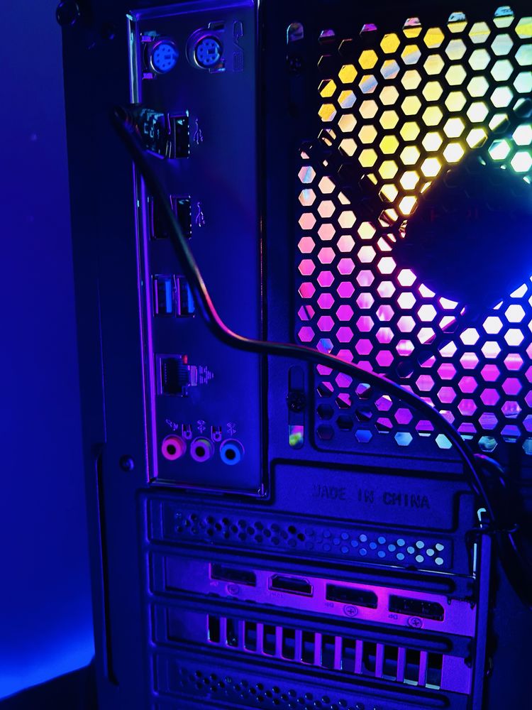 Komputer Do Gier Gamingowy RGB Intel I7 6X3,7Ghz RX6700XT 32GB DDR4 M2