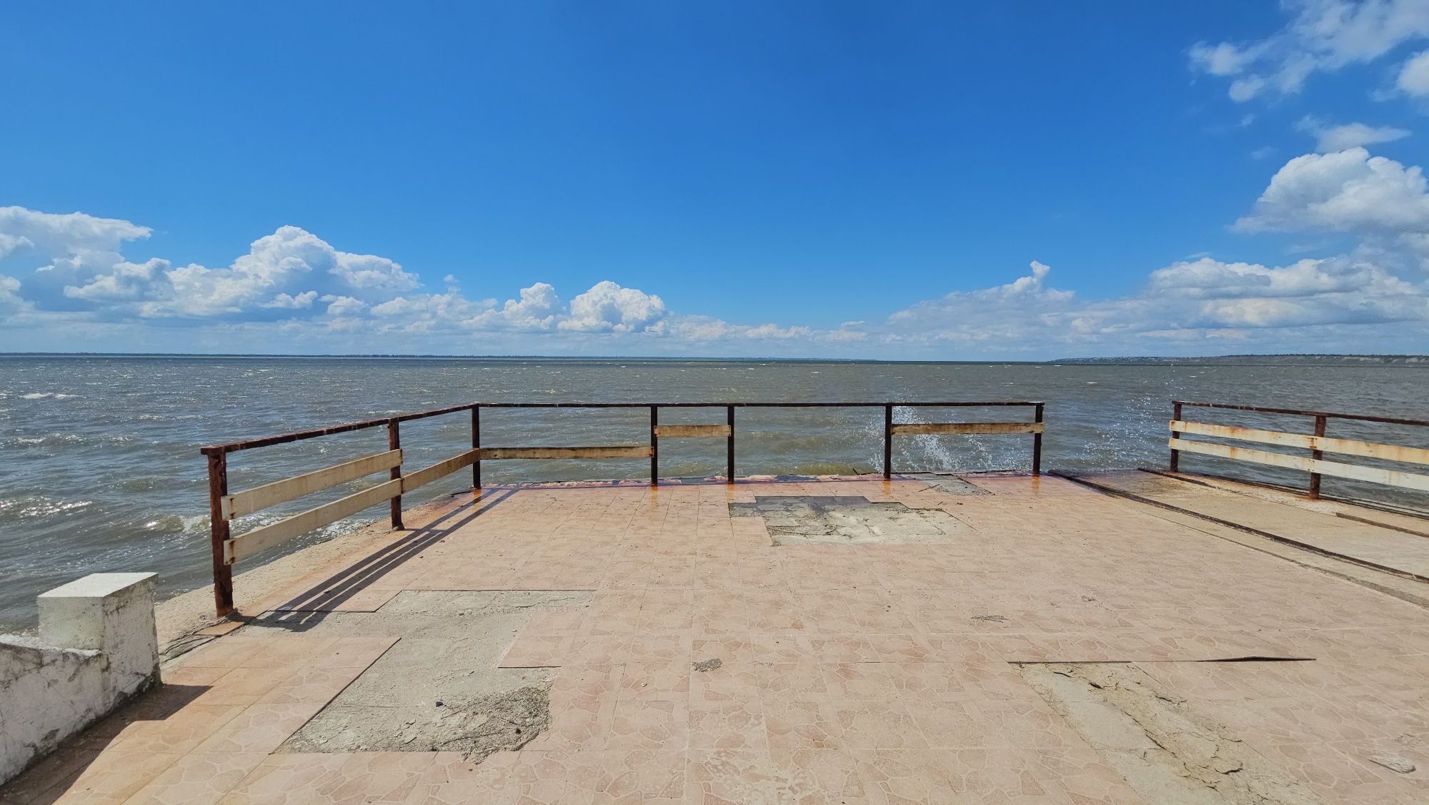 Каролино-бугаз,  дача .