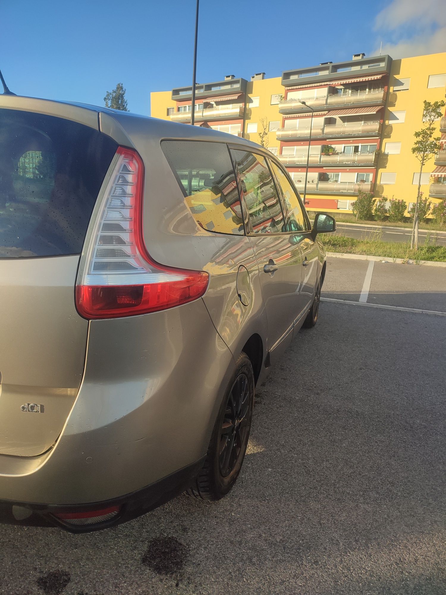 Renault Grand Scenic 2012