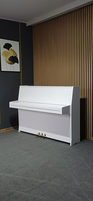Petrof białe pianino