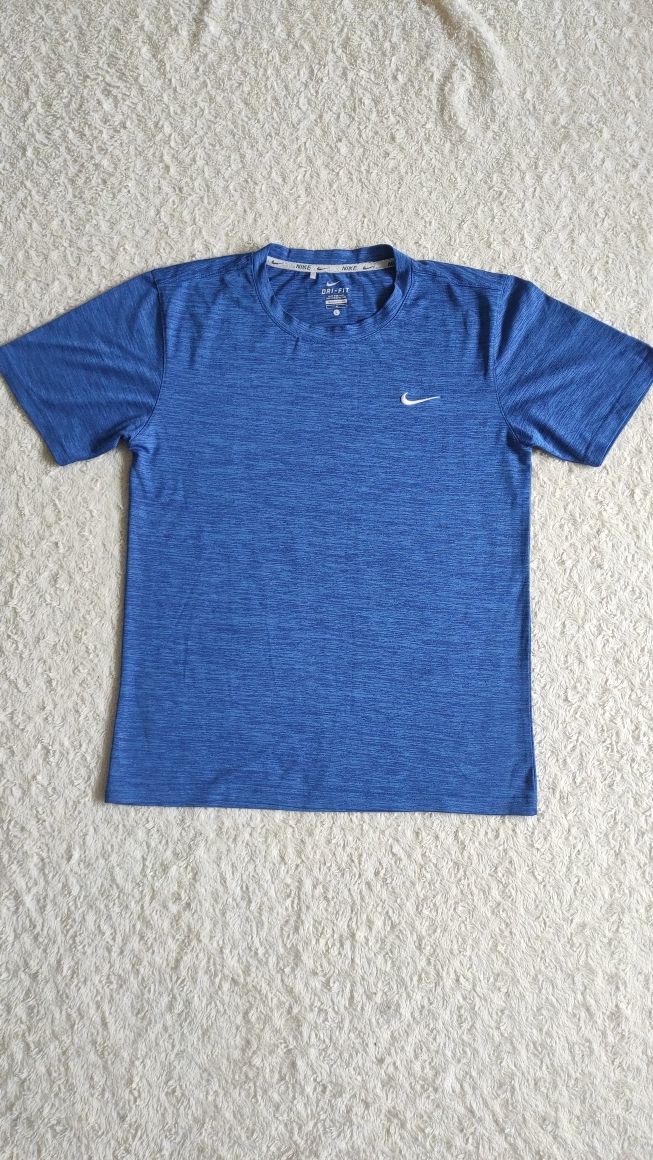 Футболка Nike Dri-Fit  M-L 46-48р фірмова синя оригінал